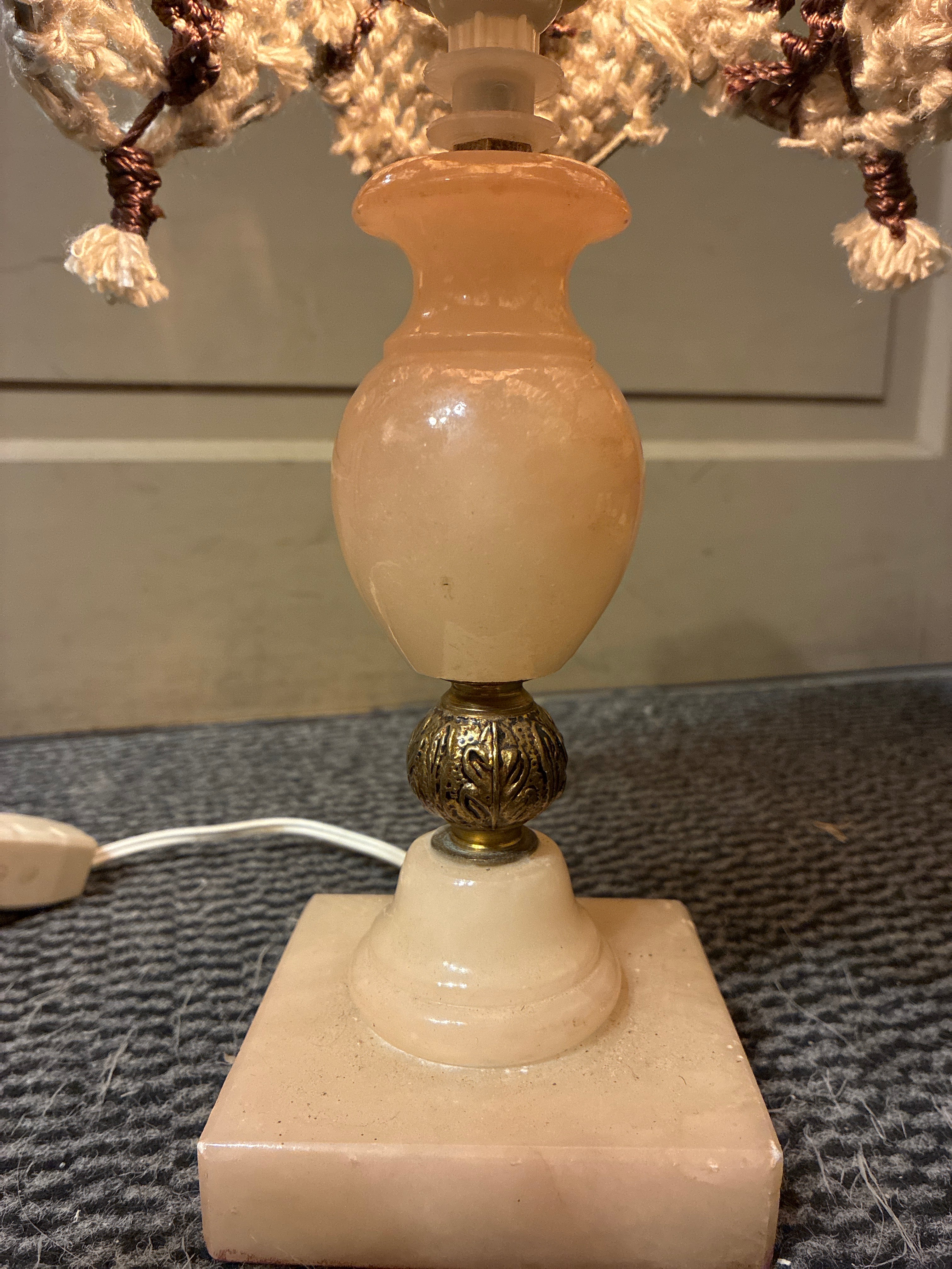 Lampe avec son abat jour en macramé