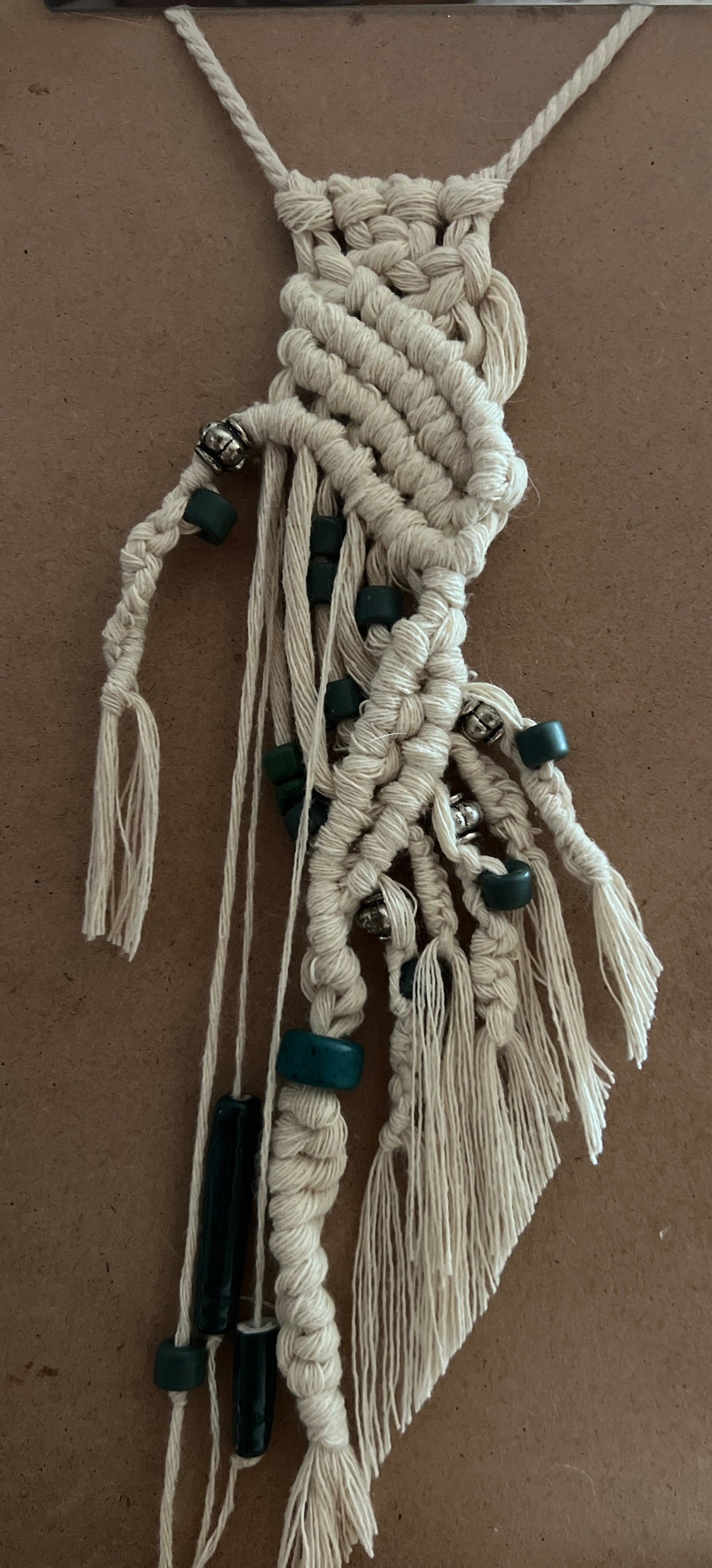 Décoration murale beige et verte