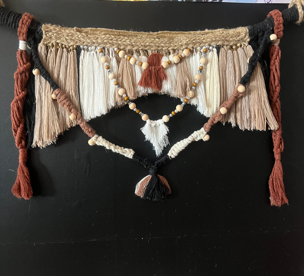 Décoration murale :  héévó’nehe( coiffe en Cheyenne )